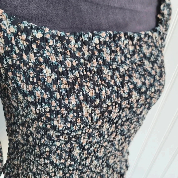 Wild Fable Smocked Floral Long Sleeve Off Shoulder Crop Top Black Size XL - Picture 2 of 10
